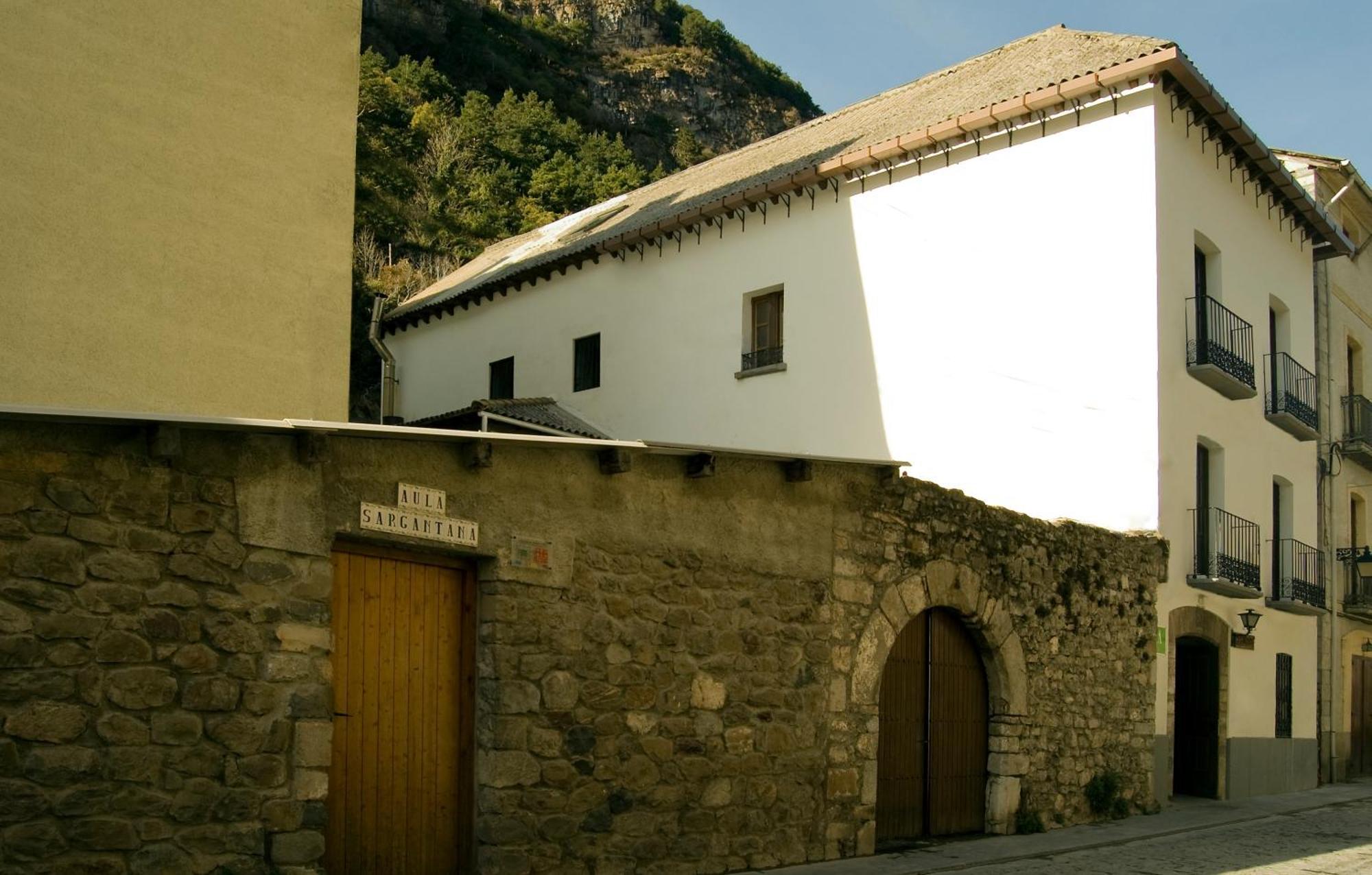 Albergue-Refugio Sargantana Canfranc Eksteriør billede