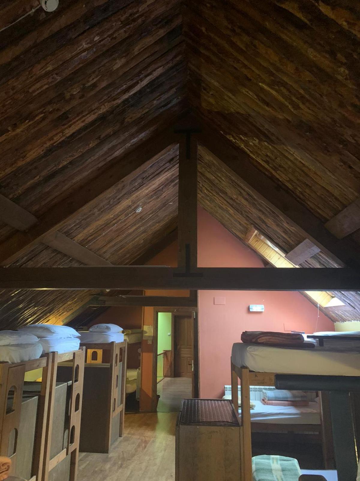 Albergue-Refugio Sargantana Canfranc Eksteriør billede