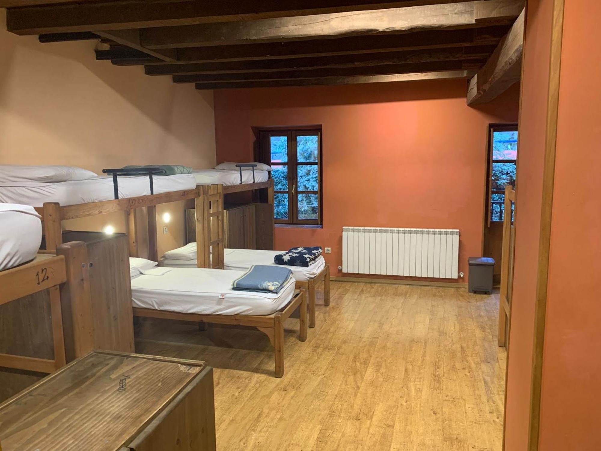 Albergue-Refugio Sargantana Canfranc Eksteriør billede