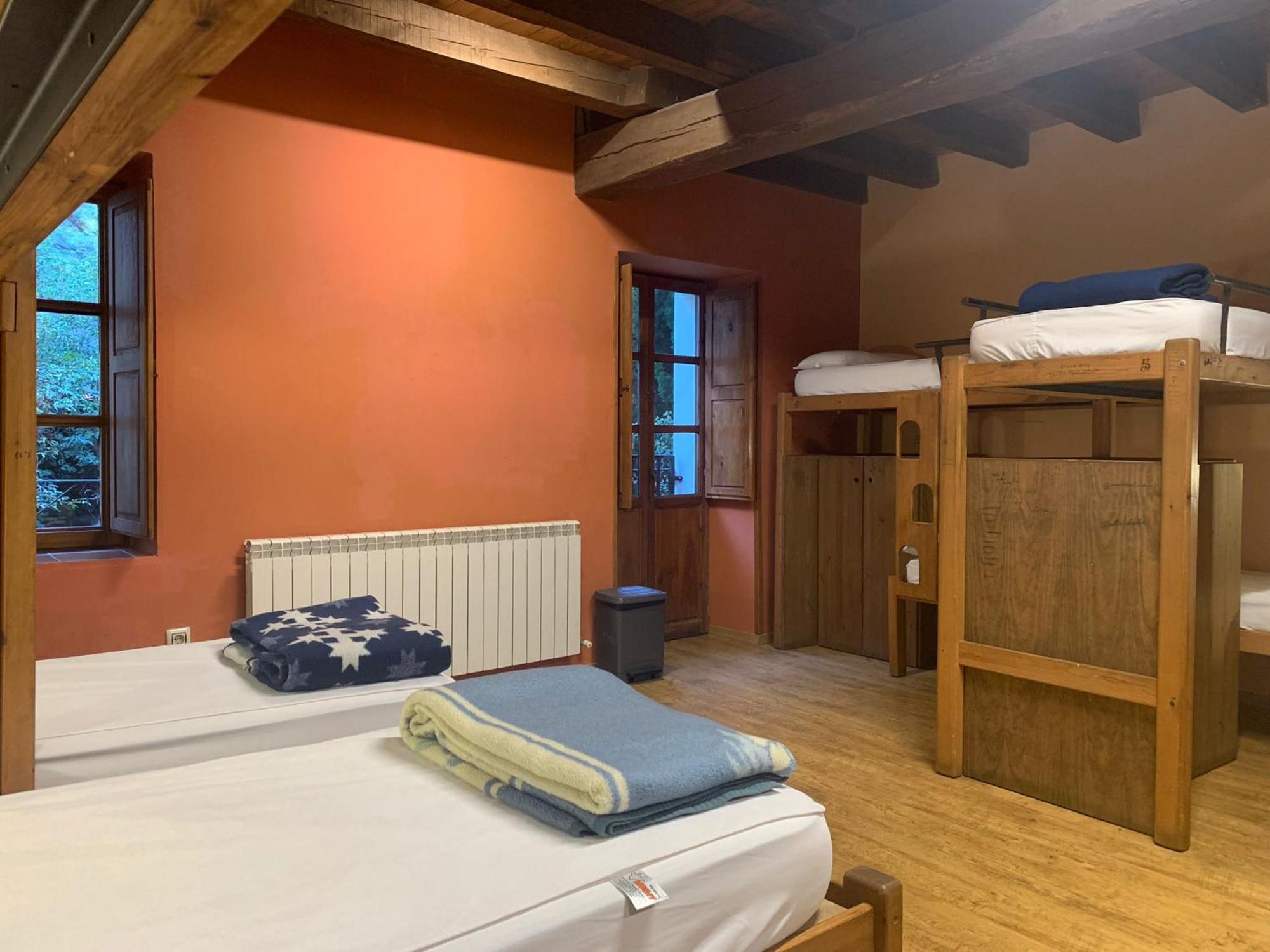Albergue-Refugio Sargantana Canfranc Eksteriør billede