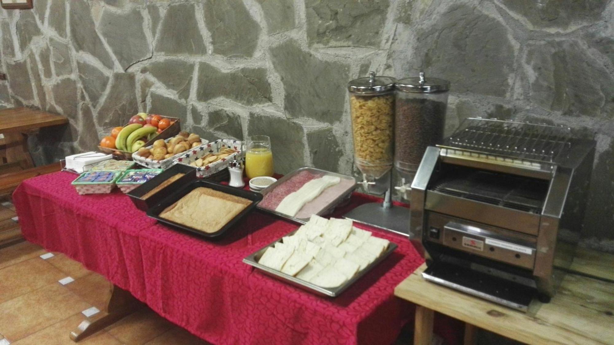 Albergue-Refugio Sargantana Canfranc Eksteriør billede